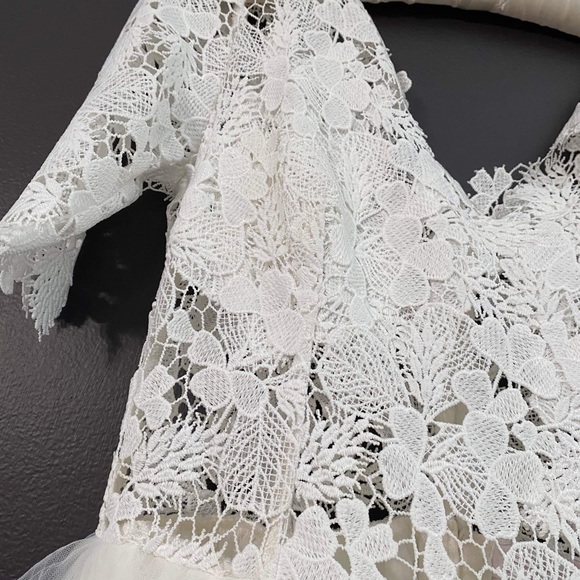 Wedding Dress - Picture 5 of 10